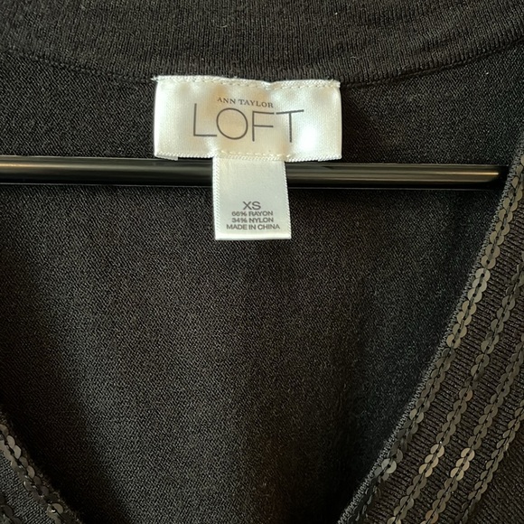 LOFT black sequin top - Picture 4 of 5